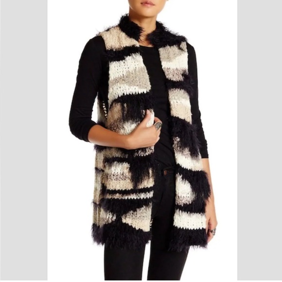 Free People Picture Perfect Shag Fuzzy Vest Small Black White Long | H1973 - Picture 1 of 10